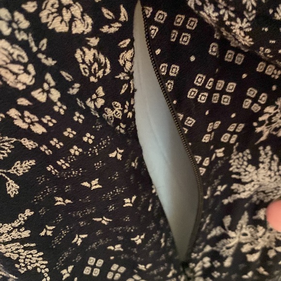 Old navy lace up dress - Picture 6 of 7